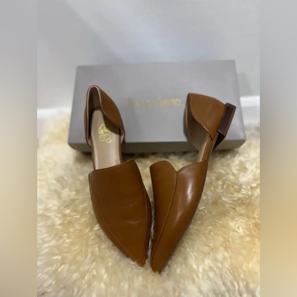 New in Box FRANCO SARTO Flats Cognac size 7